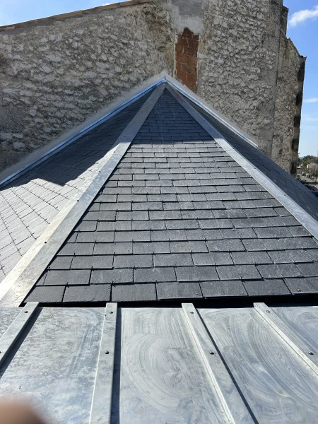 Entreprise de toitures à Villeneuve-la-Comtesse